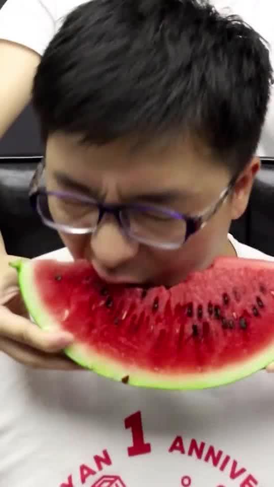 队友都吃瓜,一场关于瓜田的欢乐盛宴