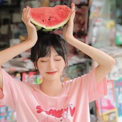 头像女吃瓜女孩,女吃瓜女孩的欢乐时光