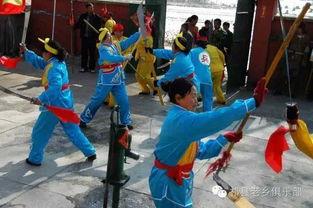 卖艺吃瓜,一场别开生面的市井生活盛宴